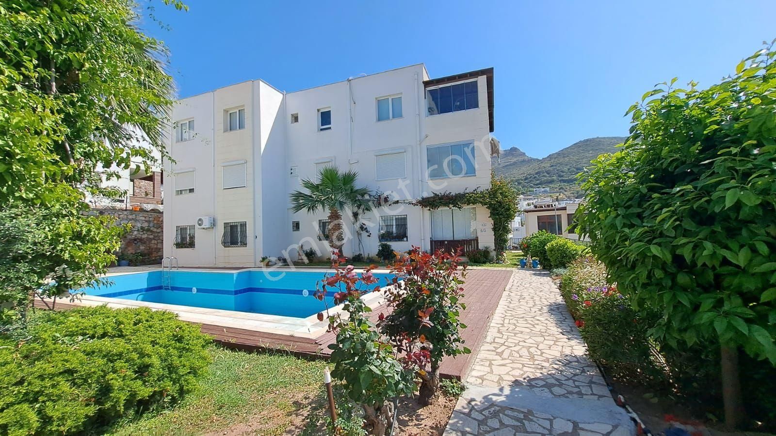 Havuzlu Sitede Deniz Manzaralı Daire - Turgutreis - Görsel 23