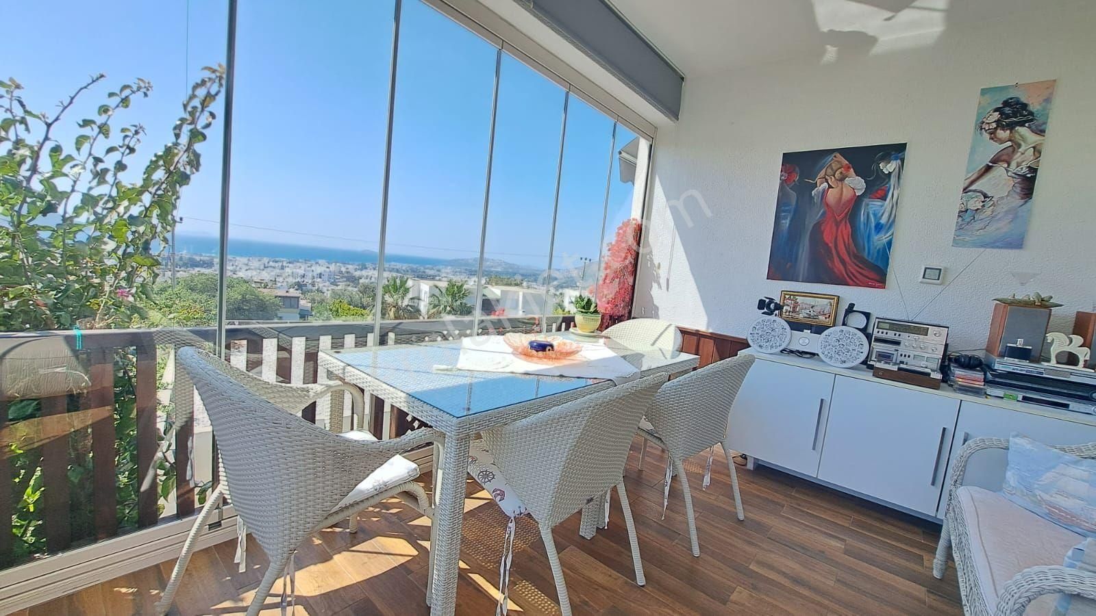 Havuzlu Sitede Deniz Manzaralı Daire - Turgutreis - Görsel 9