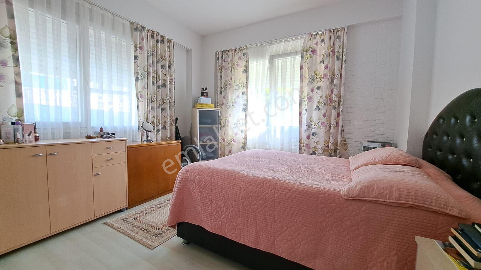 Havuzlu Sitede Deniz Manzaralı Daire - Turgutreis - Görsel 15