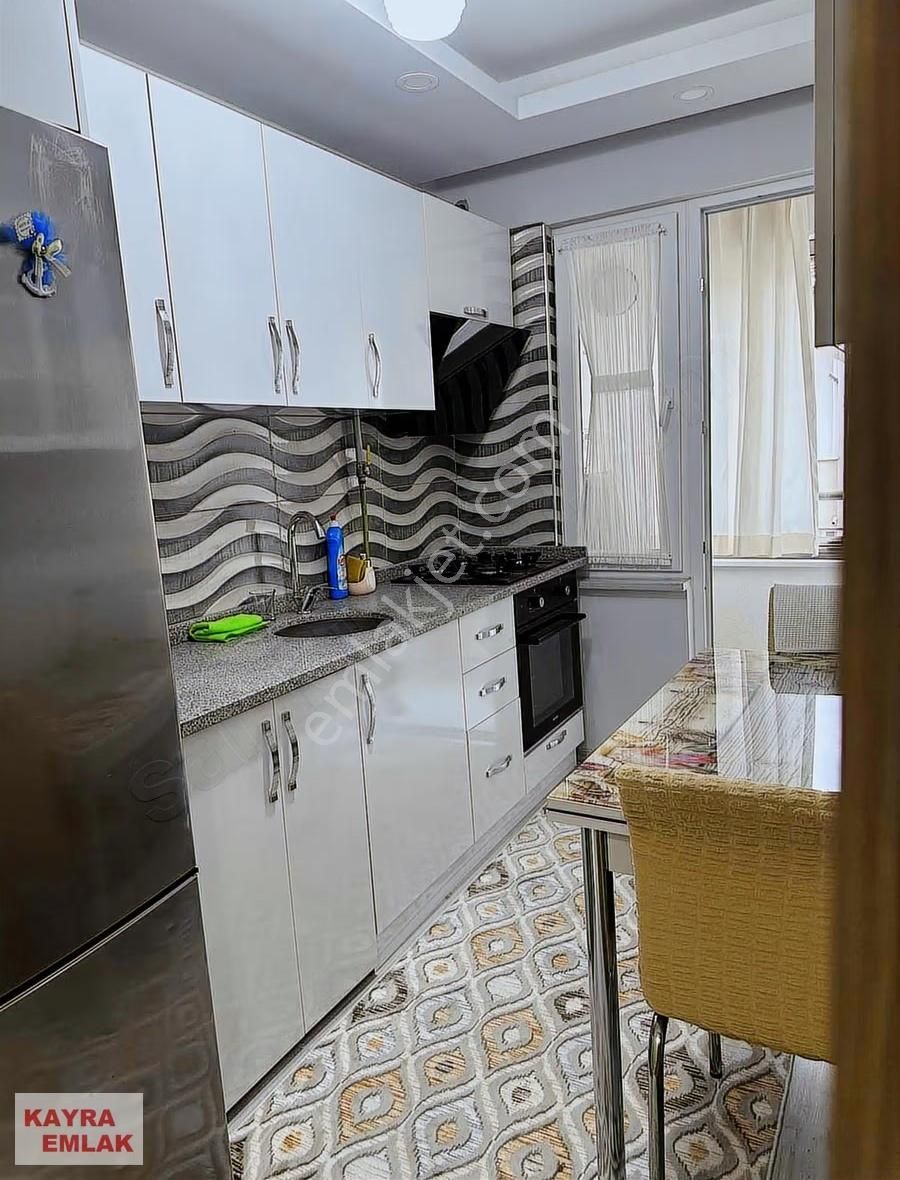 Bulvar Yoluna Santral Işık Yakın Ara Kat Daire