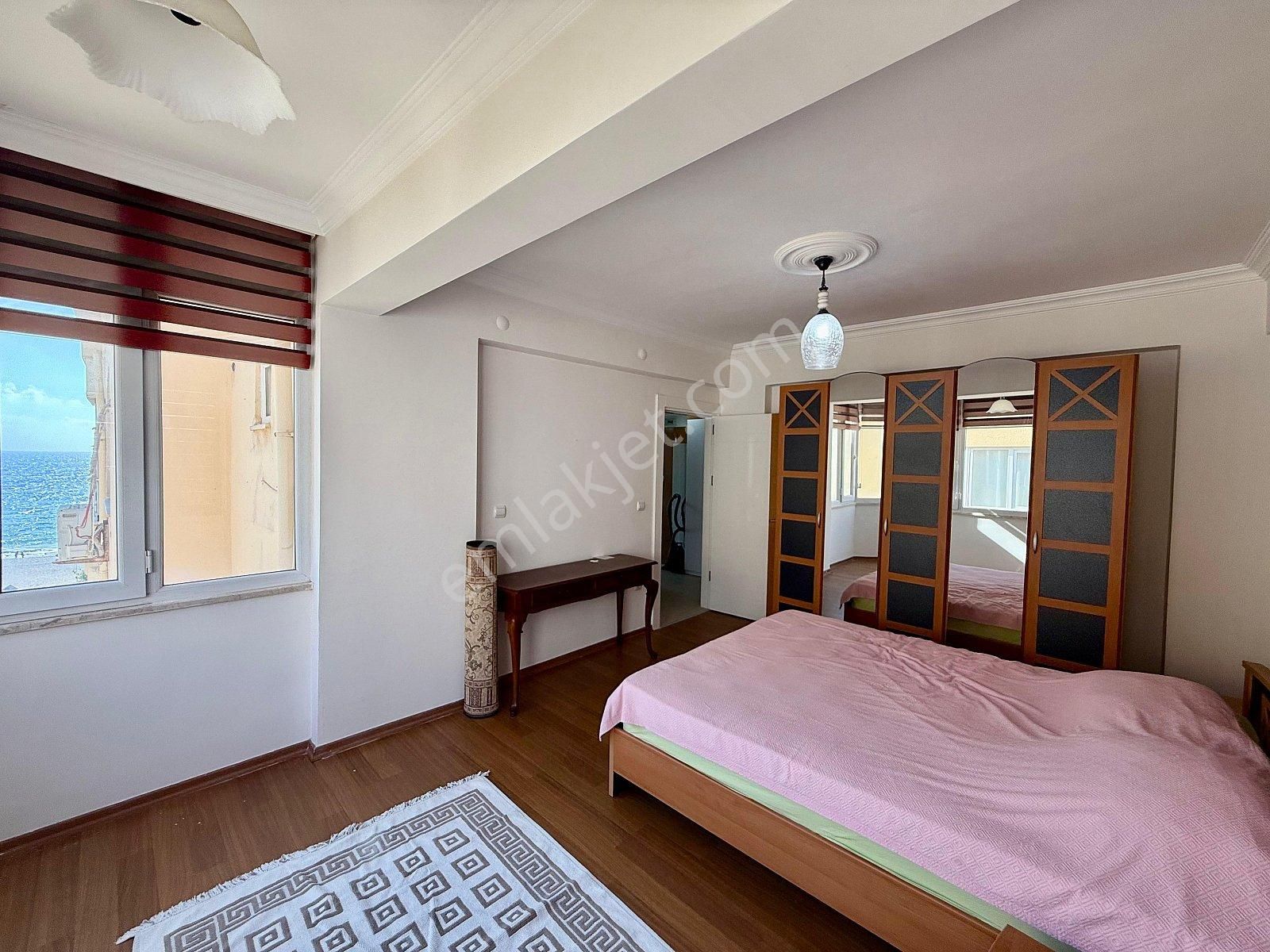 Alanya’da Sahile Sıfır Konumda Kiralık Eşyalı Daire - Görsel 16