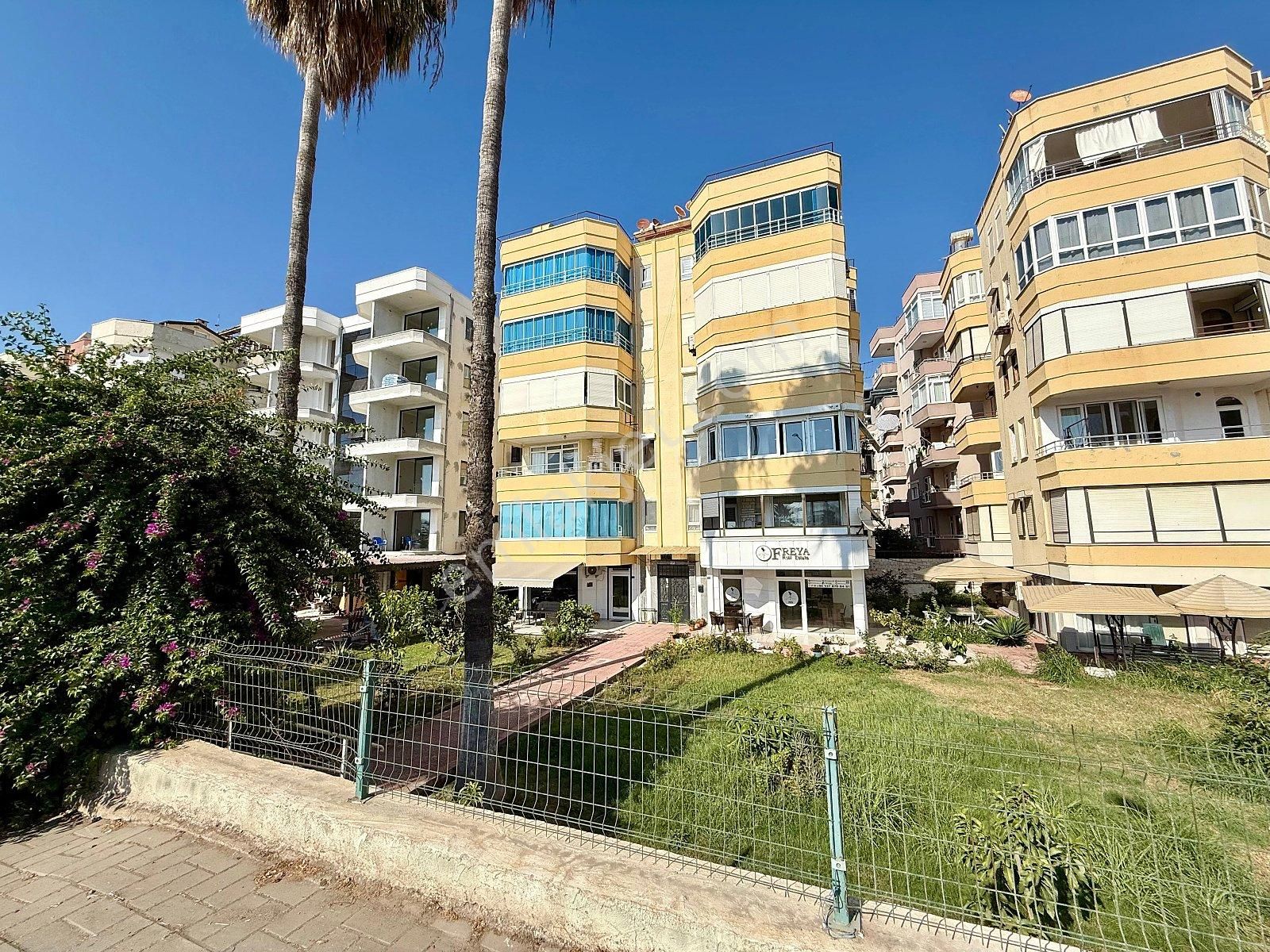 Alanya’da Sahile Sıfır Konumda Kiralık Eşyalı Daire - Görsel 3