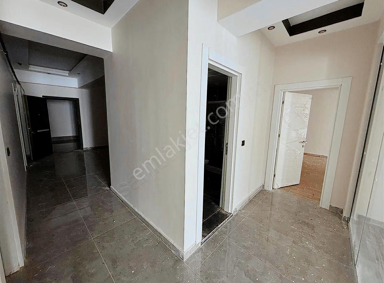 Öz Ay Emlaktan Satılık Beylerbeyi Plazda Ofis - Görsel 4