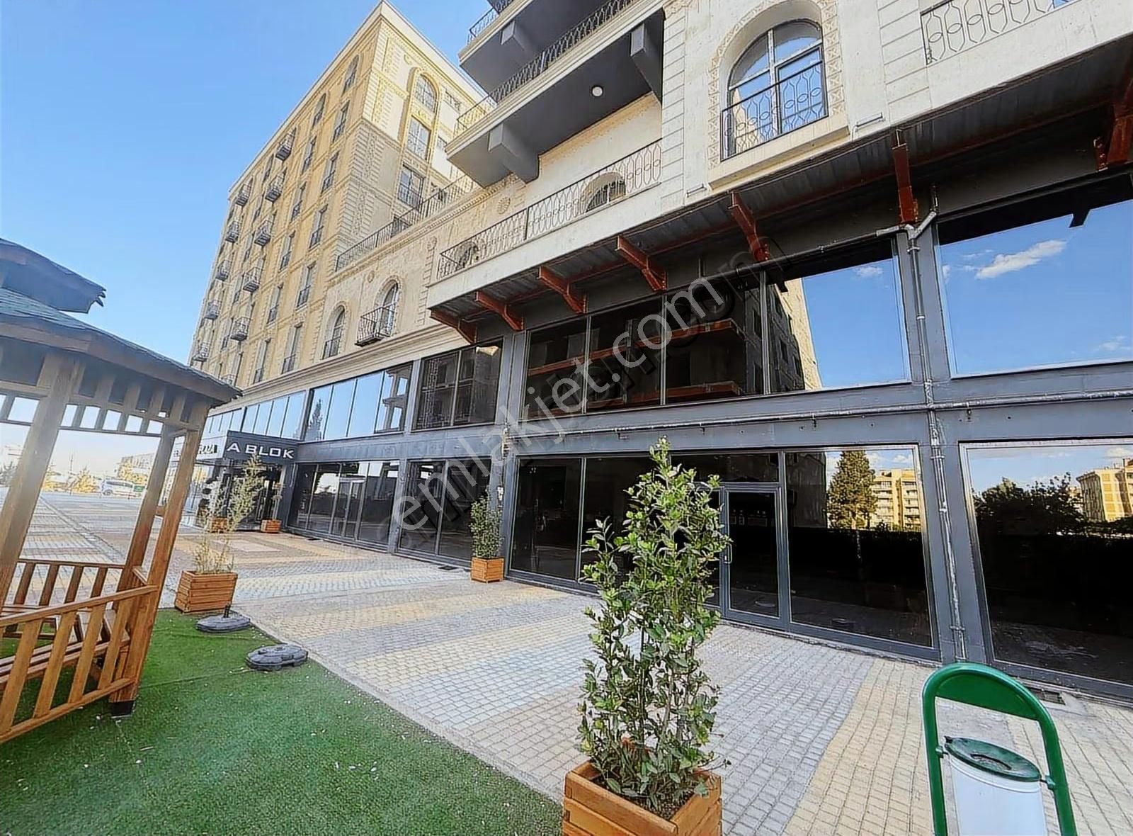 Öz Ay Emlaktan Satılık Beylerbeyi Plazda Ofis - Görsel 7