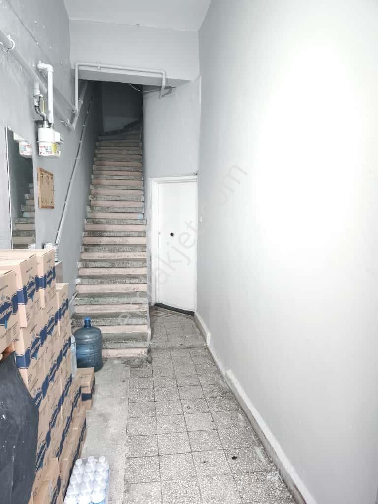 Eyüp Nişancı Mh. Metrobüse 3-4 Dk / 2+1 / Giriş Kat / Bahçeli / Kombili / Aileye-bekara / - Görsel 26