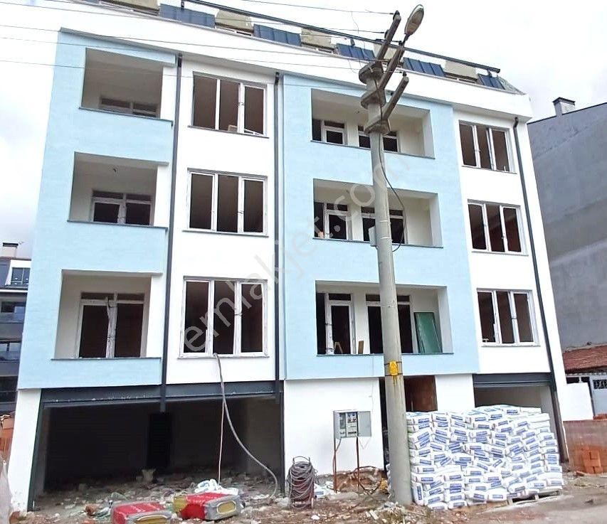 Recep Ümit Emlak'tan Çevre Yolu Ve Esenli Caddesine Yakın Mevkiide Satılık 1+0 Daireler - Görsel 2