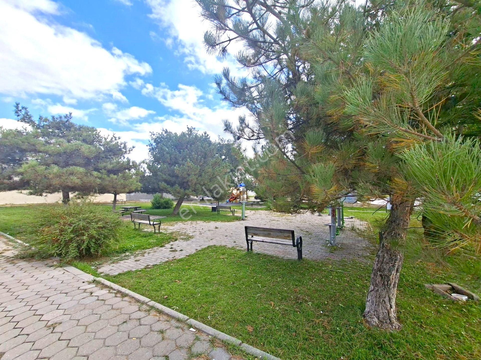 Recep Ümit Emlak'tan Çevre Yolu Ve Esenli Caddesine Yakın Mevkiide Satılık 1+0 Daireler - Görsel 5