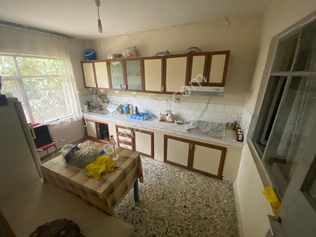 Balıkesir Edremit Hekimzade 245 M2 Arsada 2+1 Mustakil Ev Satılık