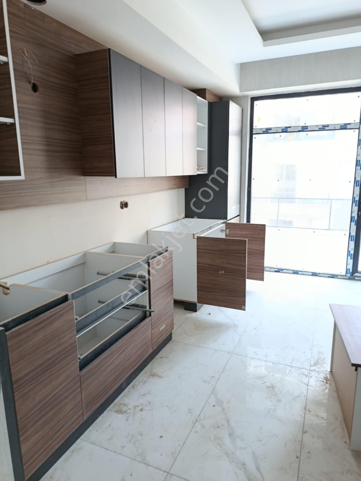 Afyon Tezcan Emlaktan Ali Çetinkayada 4+1 Lüks Geniş Daire - Görsel 2