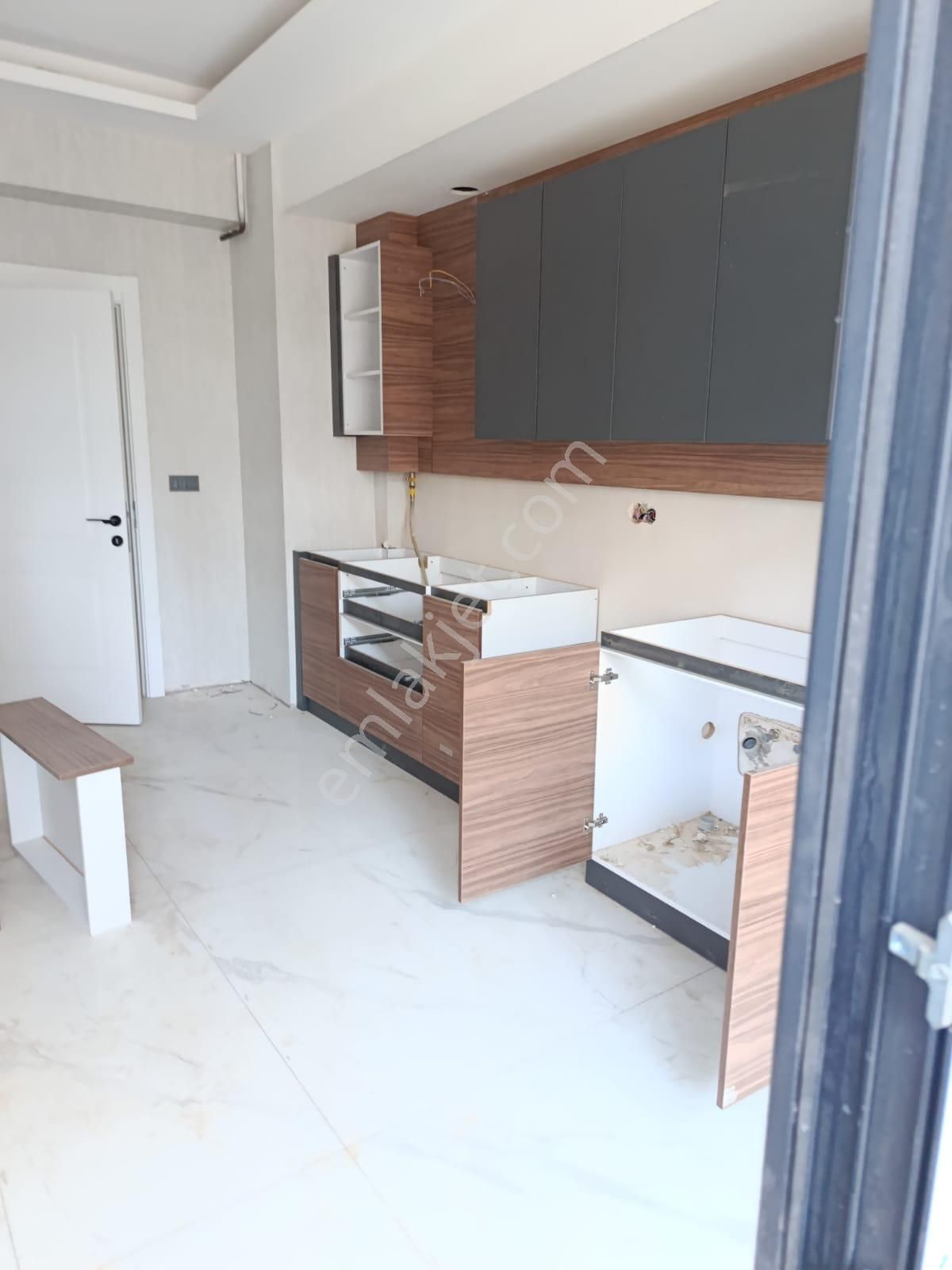 Afyon Tezcan Emlaktan Ali Çetinkayada 4+1 Lüks Geniş Daire - Görsel 14