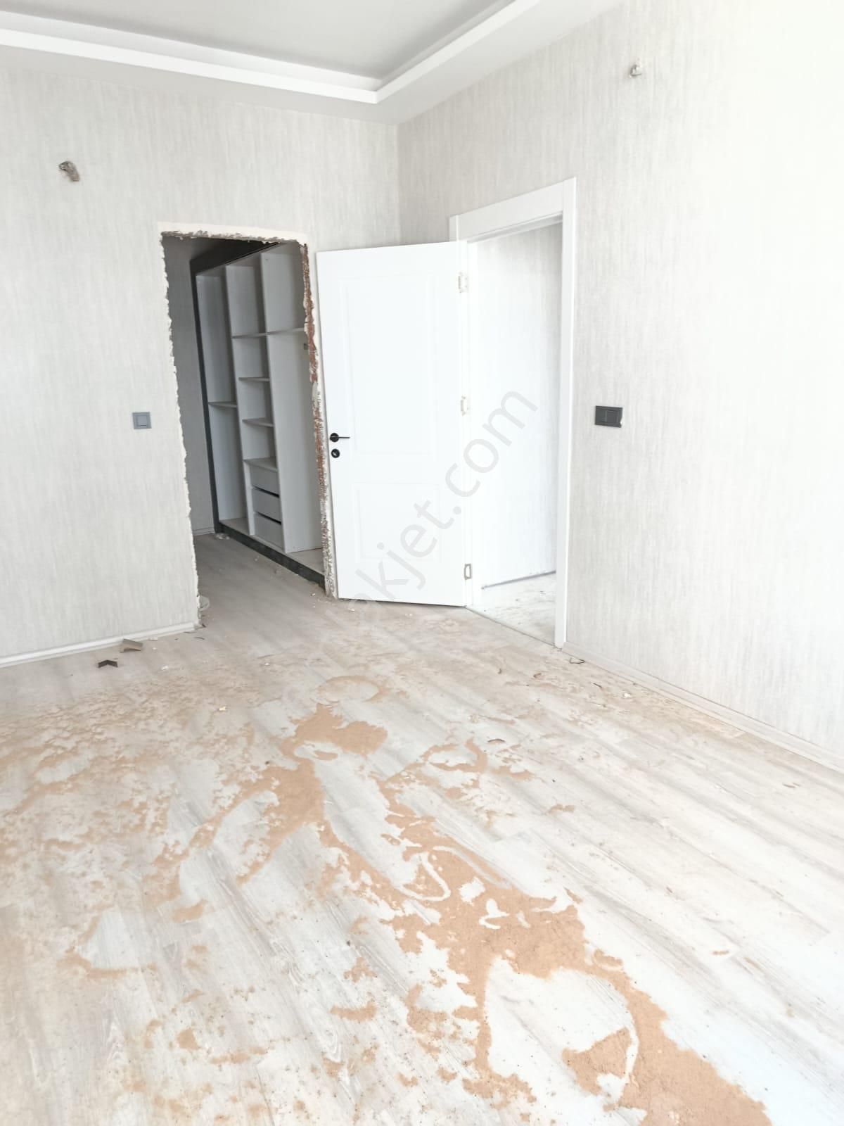 Afyon Tezcan Emlaktan Ali Çetinkayada 4+1 Lüks Geniş Daire - Görsel 3