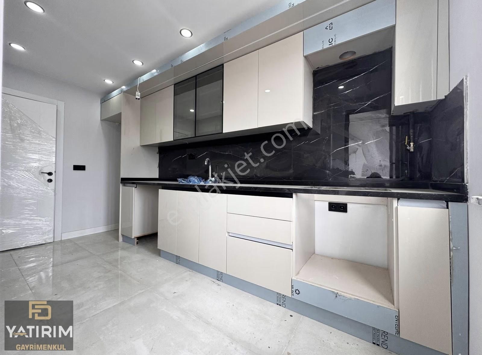 Bayramoğlu Merkez'de Asansörlü Çift Banyolu 4+1 200 M² Dubleks - Görsel 6