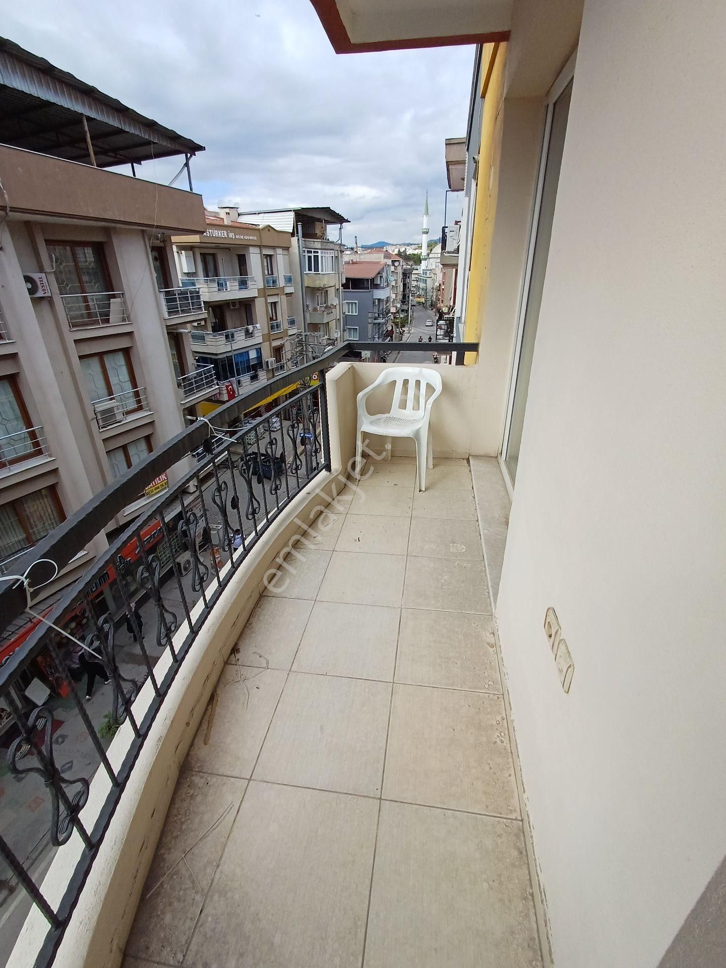 Turyap Buca'dan Atatürk Mah. Cadde Üzeri, Tadilatlı Geniş Daire - Görsel 7