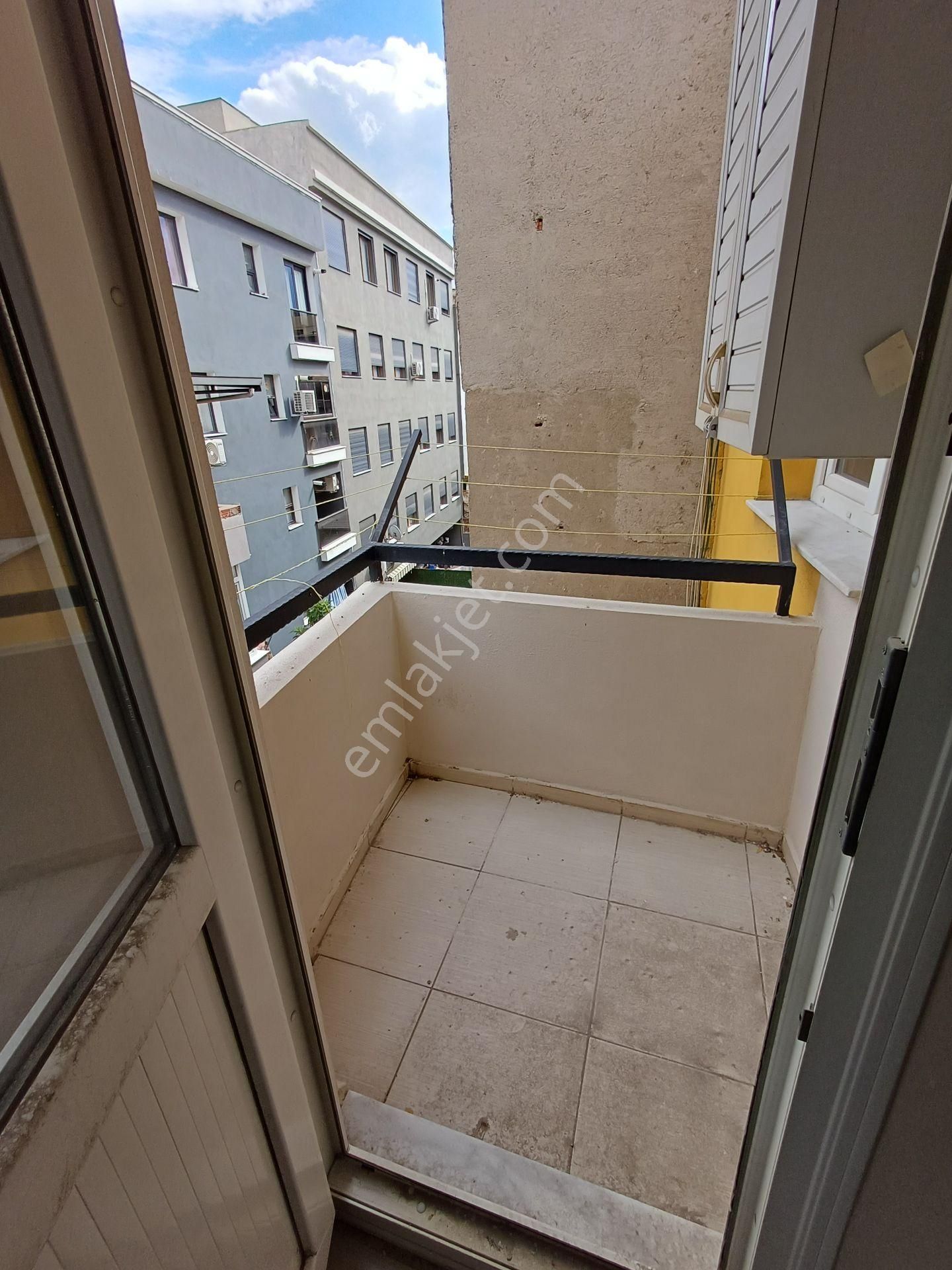 Turyap Buca'dan Atatürk Mah. Cadde Üzeri, Tadilatlı Geniş Daire - Görsel 19