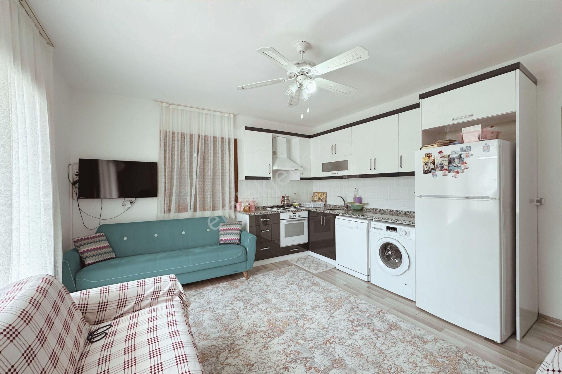 Yenifoça Burunucu'nda Denize 40 Mt. Müstakil 5+3 Tripleks Villa - Görsel 8