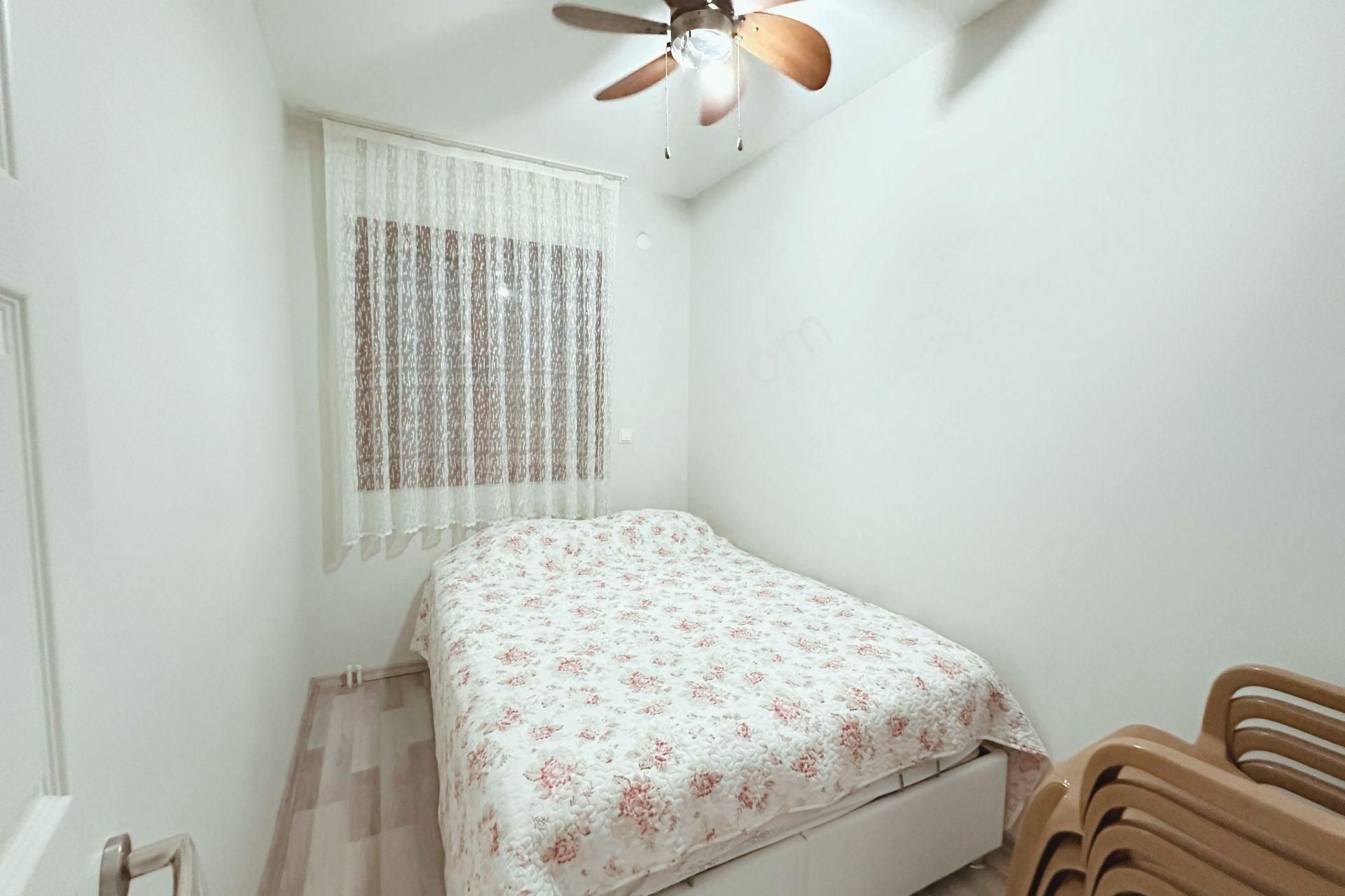 Yenifoça Burunucu'nda Denize 40 Mt. Müstakil 5+3 Tripleks Villa - Görsel 10