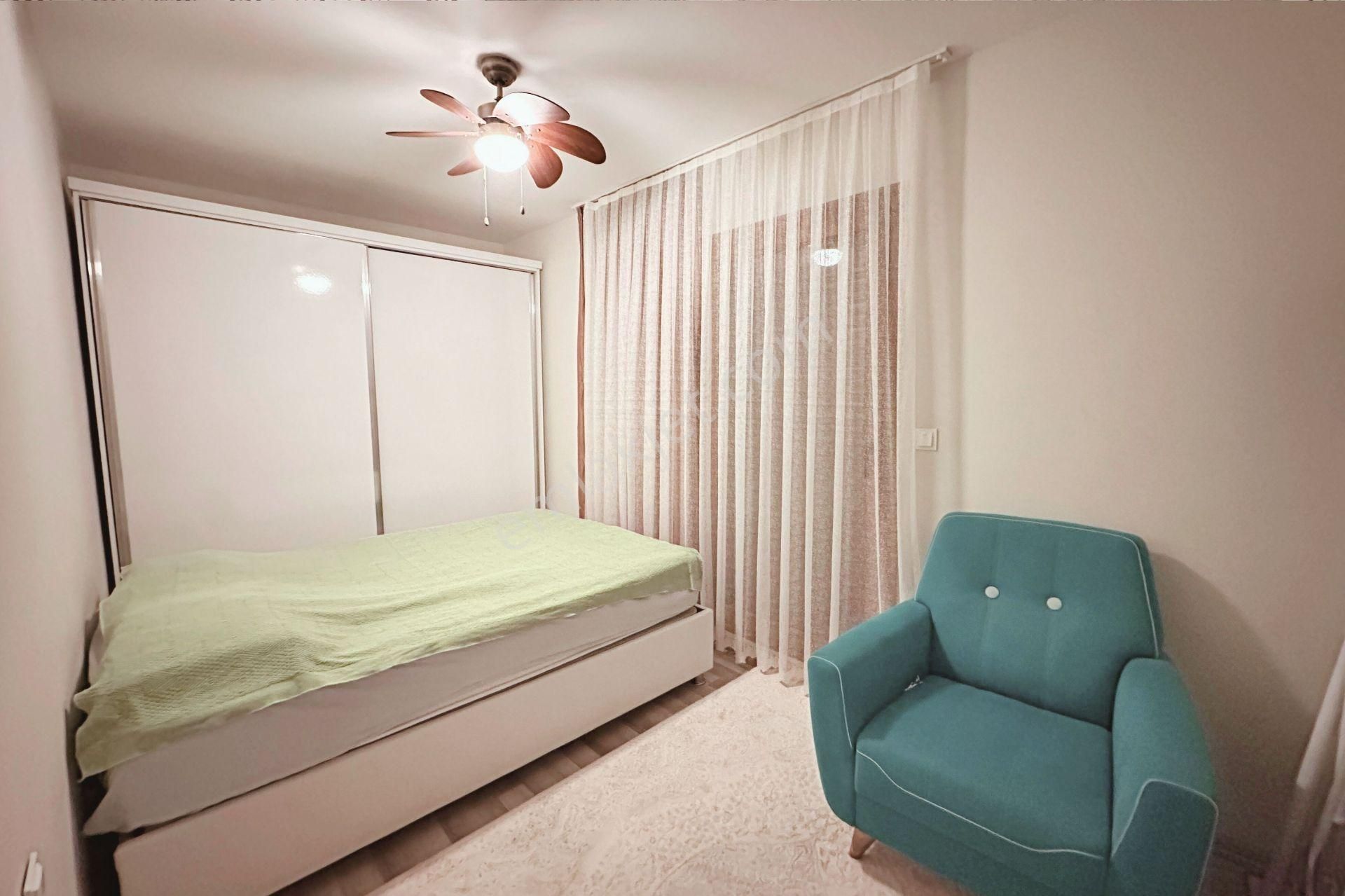 Yenifoça Burunucu'nda Denize 40 Mt. Müstakil 5+3 Tripleks Villa - Görsel 9