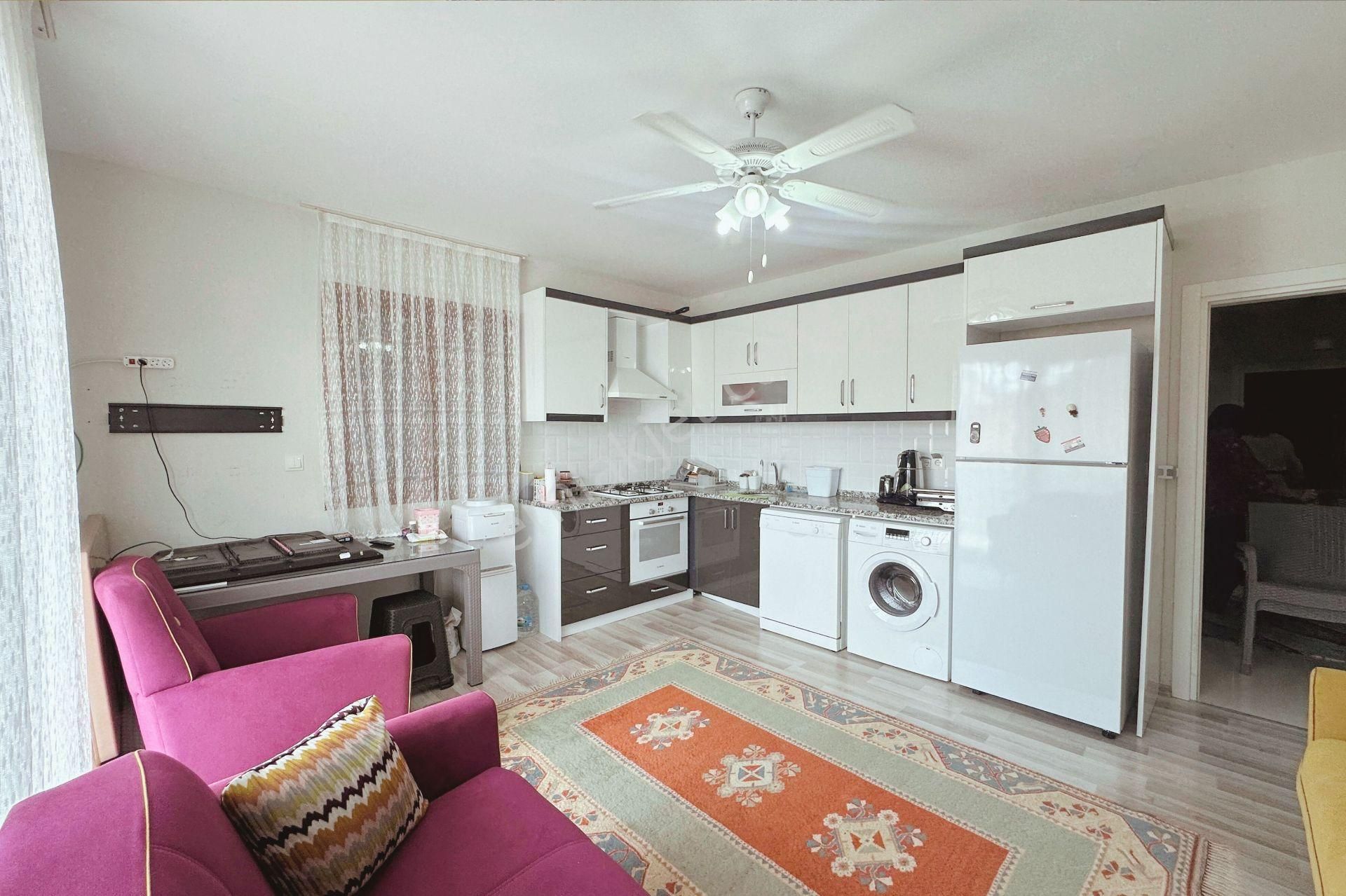 Yenifoça Burunucu'nda Denize 40 Mt. Müstakil 5+3 Tripleks Villa - Görsel 13