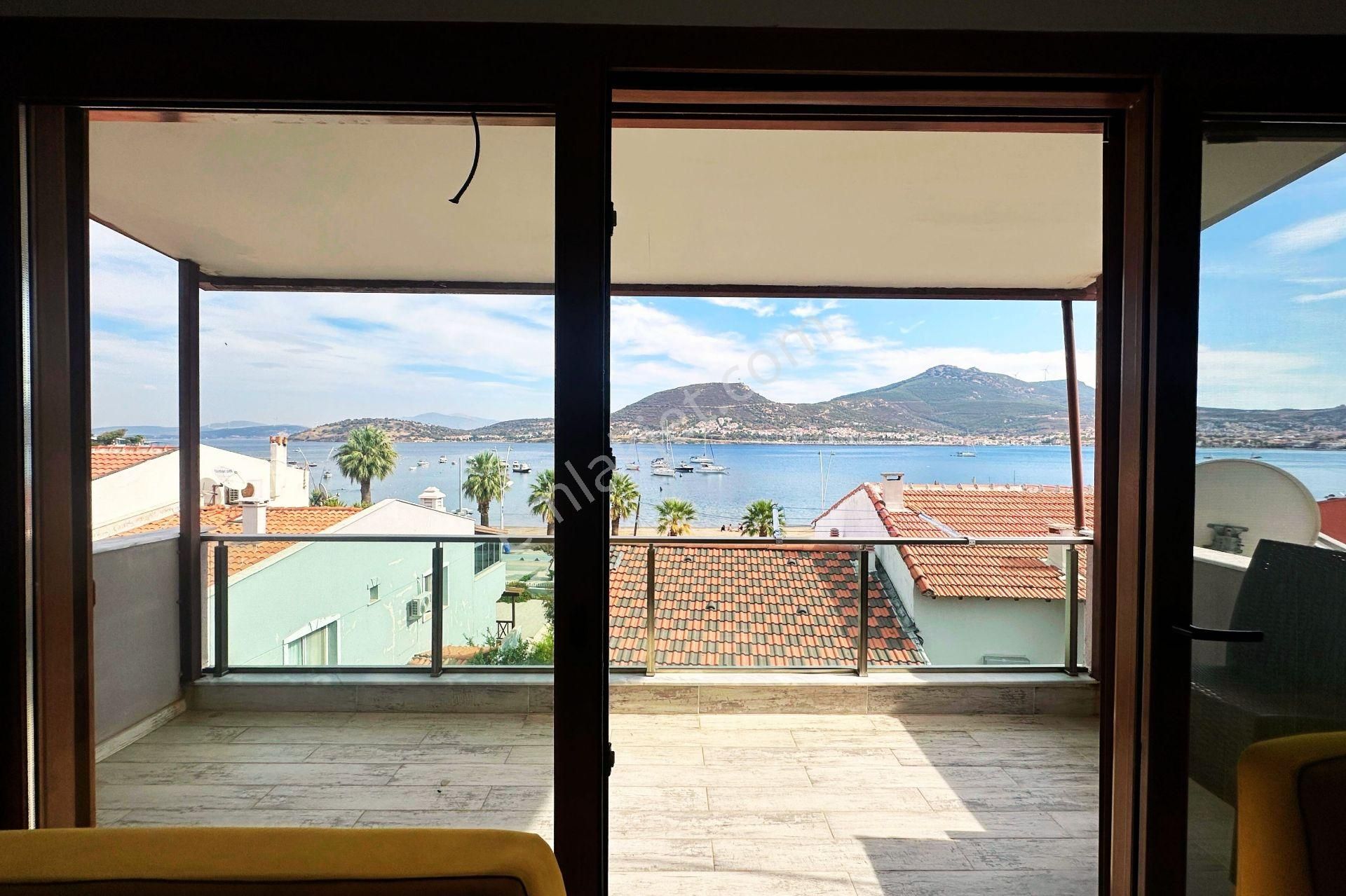 Yenifoça Burunucu'nda Denize 40 Mt. Müstakil 5+3 Tripleks Villa - Görsel 22