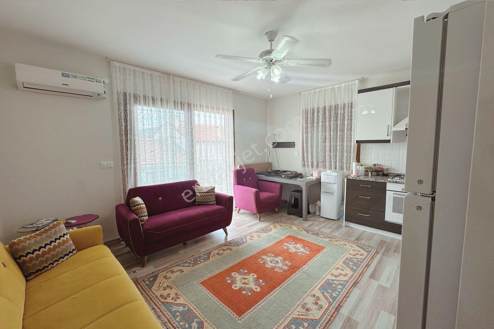 Yenifoça Burunucu'nda Denize 40 Mt. Müstakil 5+3 Tripleks Villa - Görsel 12