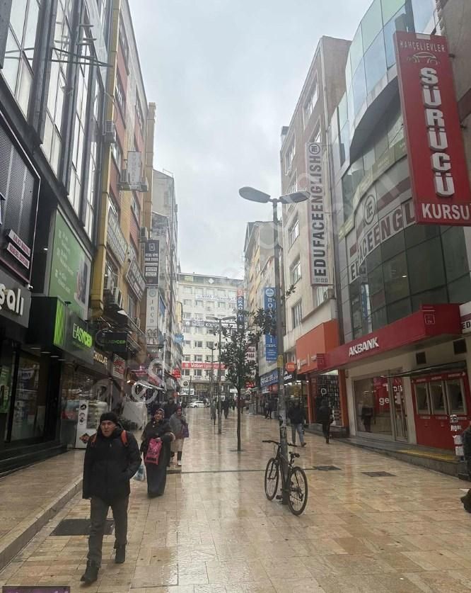 Bahçelievler Şirinevler Meydanında Satılık E-5 Üzerinde Bulunan Ticari Binada 7.katda Manzaralı Ofis - Görsel 20