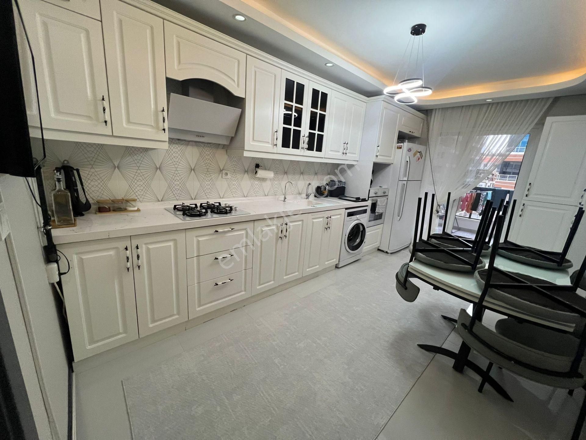 Vatan'dan Bağlumda Üniversite Dibinde Lüx Binada Lüx 3+1 Daire!!