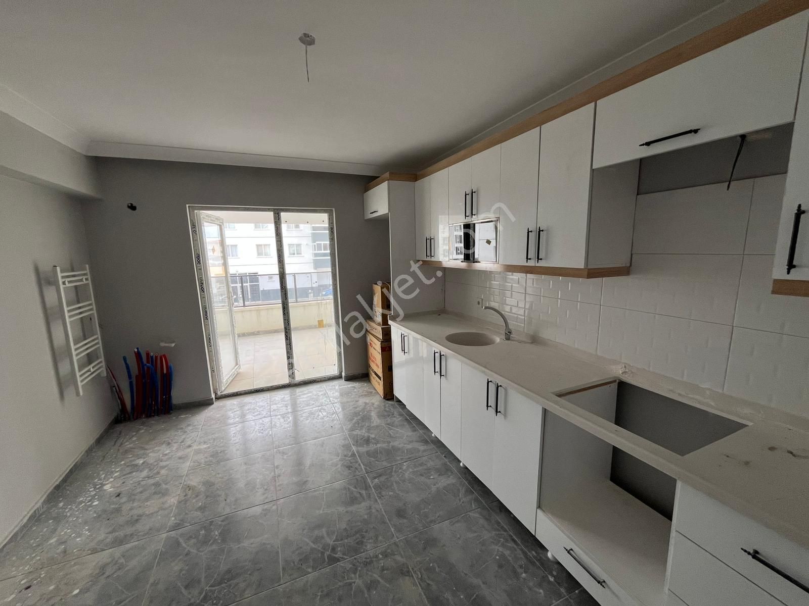 Yenikent 29 Ekim Mah.de 3+1 Ara Katta Full Yapılı Bağımsız Satılık