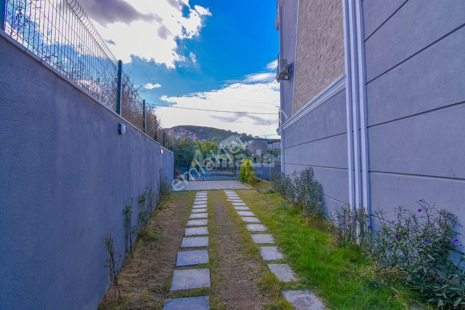 Kuşadası Merkez'e Yakın, Site İçerisinde 2+1 Lüks Daire - Görsel 25