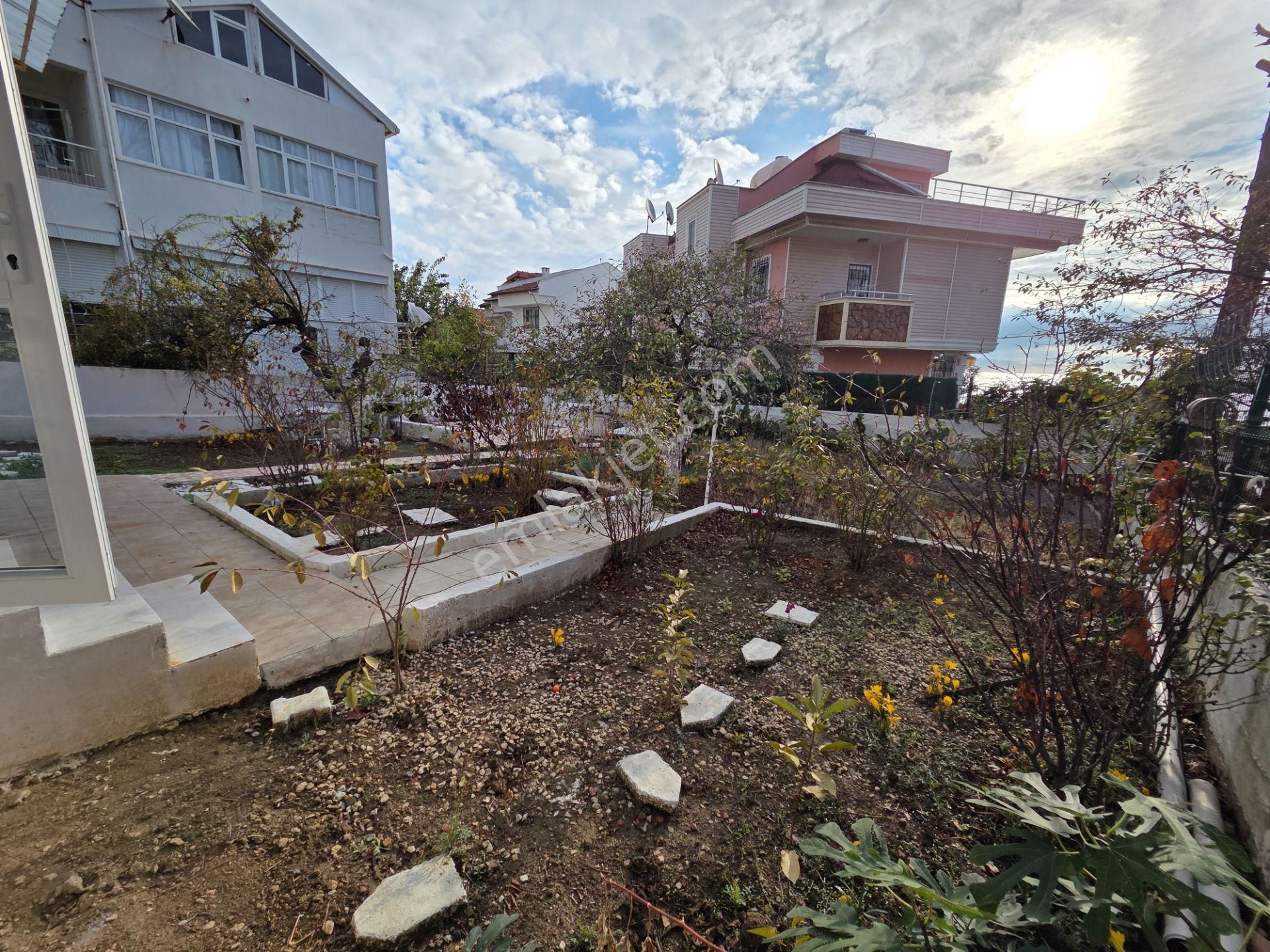 Silivrı Gümüşyaka Da Yazlık Denize 50 Metre (230 M2 Bahçeli) - Görsel 4