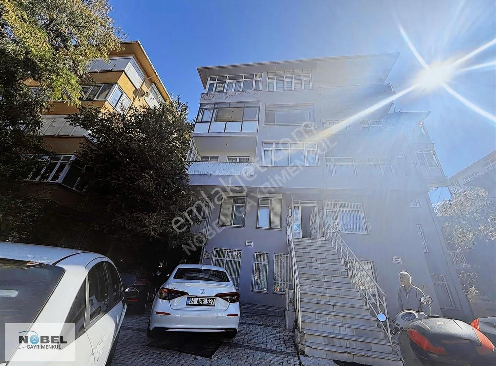 Otoparklı Satılık 2+1 Üsküdar Zeynep Kamil