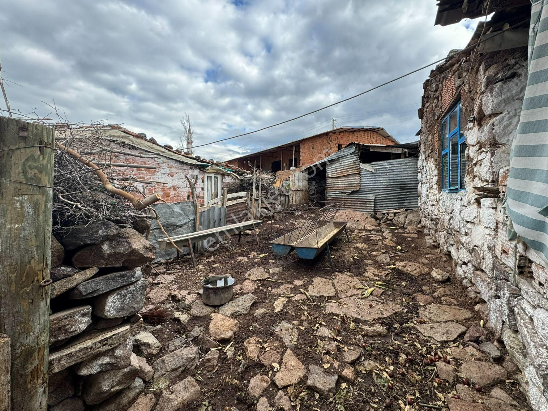 Menemen Karaorman'da Satılık 1013 M2 Tek Tapu Arsa - Görsel 3