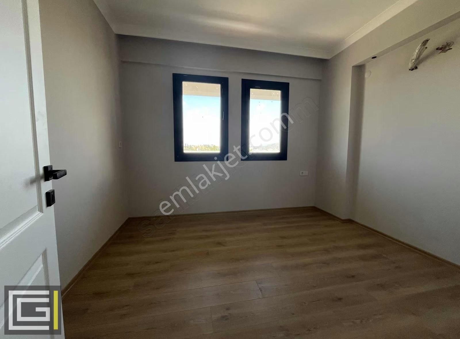 Havuzlu Ve Günlük Kiralamaya Uygun Ara Kat Fırsatı! - Görsel 17