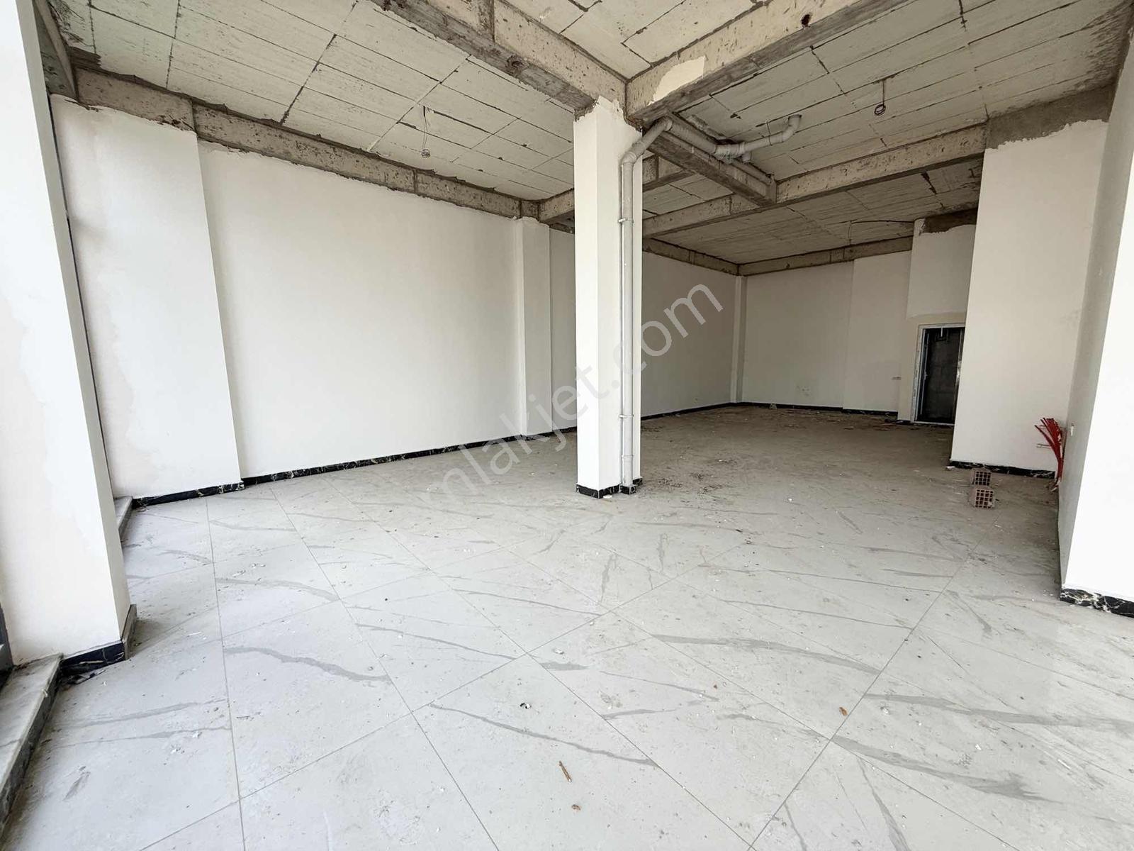Özbey Emlaktan Vergi Dairesi Yakını Geniş Kiralık Köşe Dükkan - Görsel 13