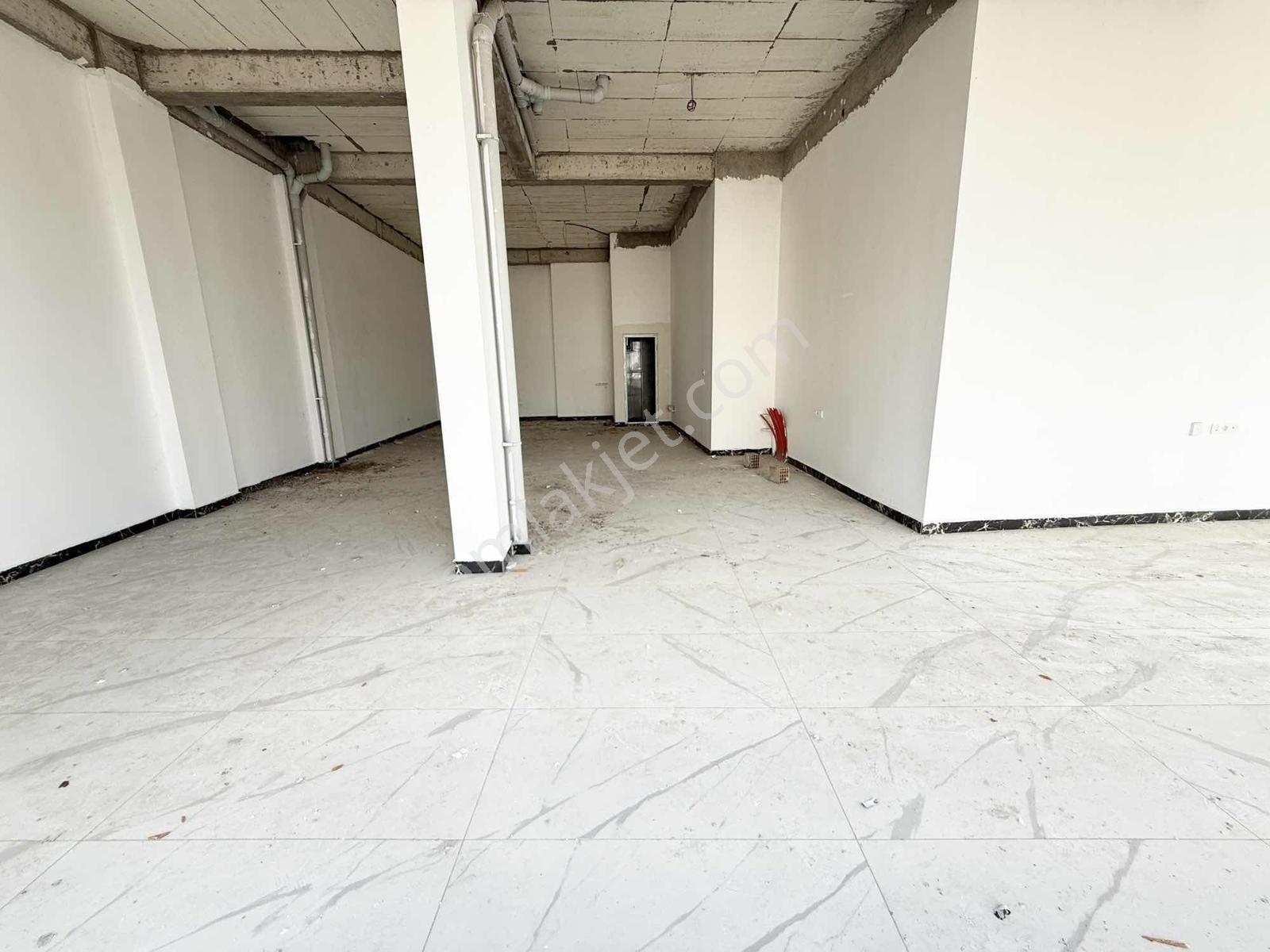 Özbey Emlaktan Vergi Dairesi Yakını Geniş Kiralık Köşe Dükkan - Görsel 12