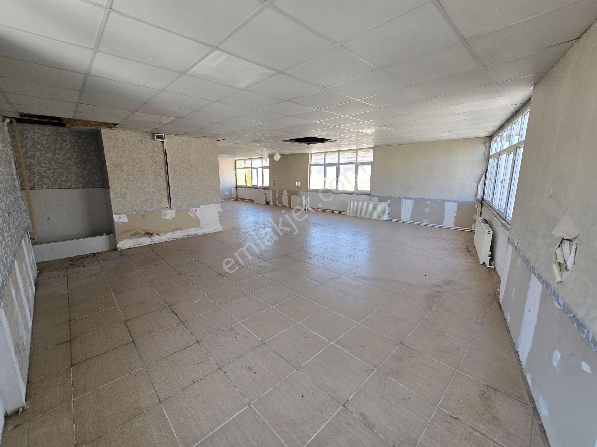 Alt Kaynarcada 400 M² Kapalı Alanlı Kiralık Bina - Görsel 5