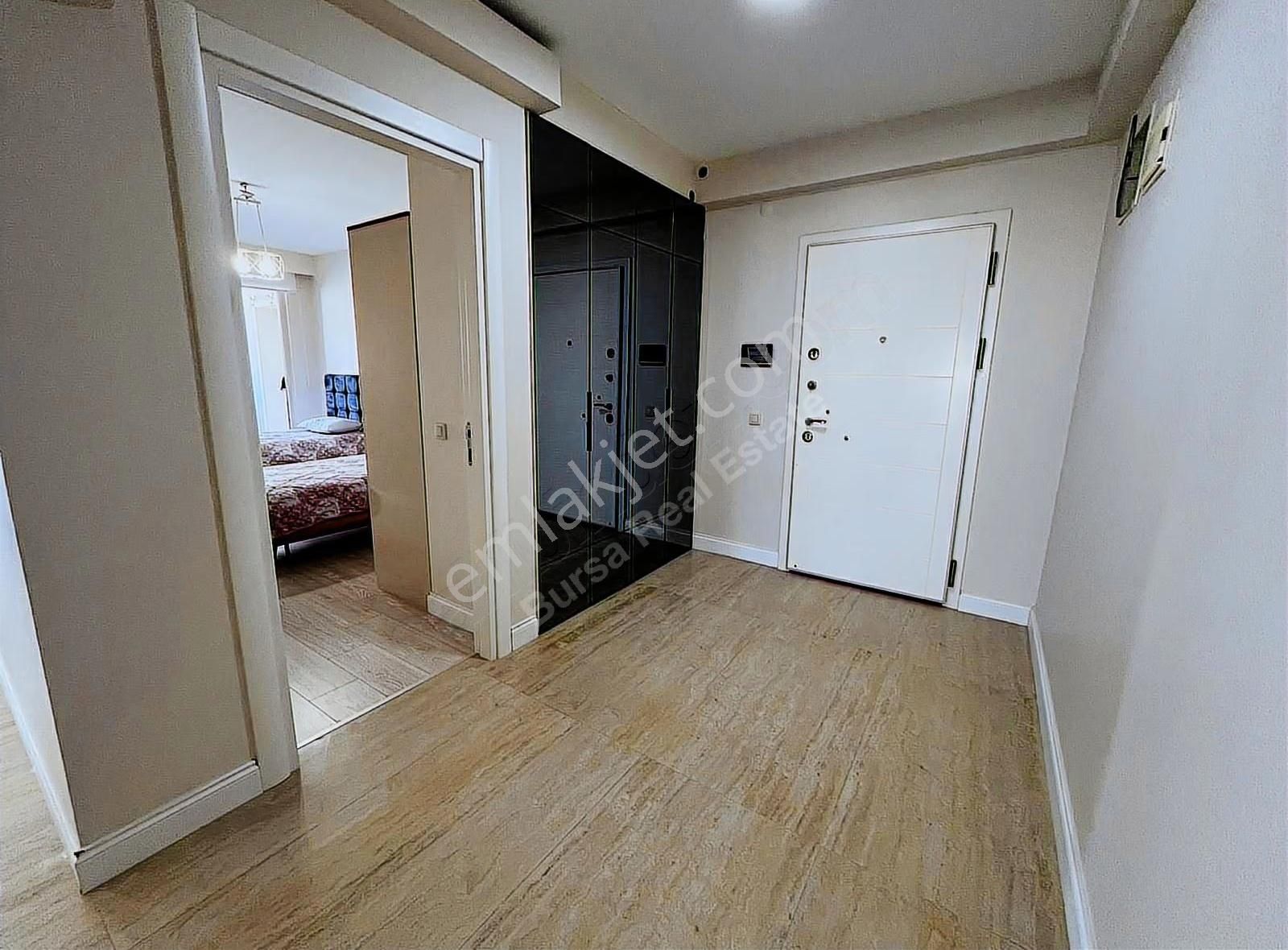 Bursa Modernde 4,5+1 Tüm Odalarda Klimalı Göl Manzaralı Daire - Görsel 6