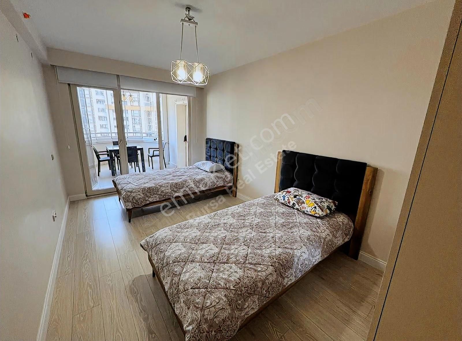 Bursa Modernde 4,5+1 Tüm Odalarda Klimalı Göl Manzaralı Daire - Görsel 17