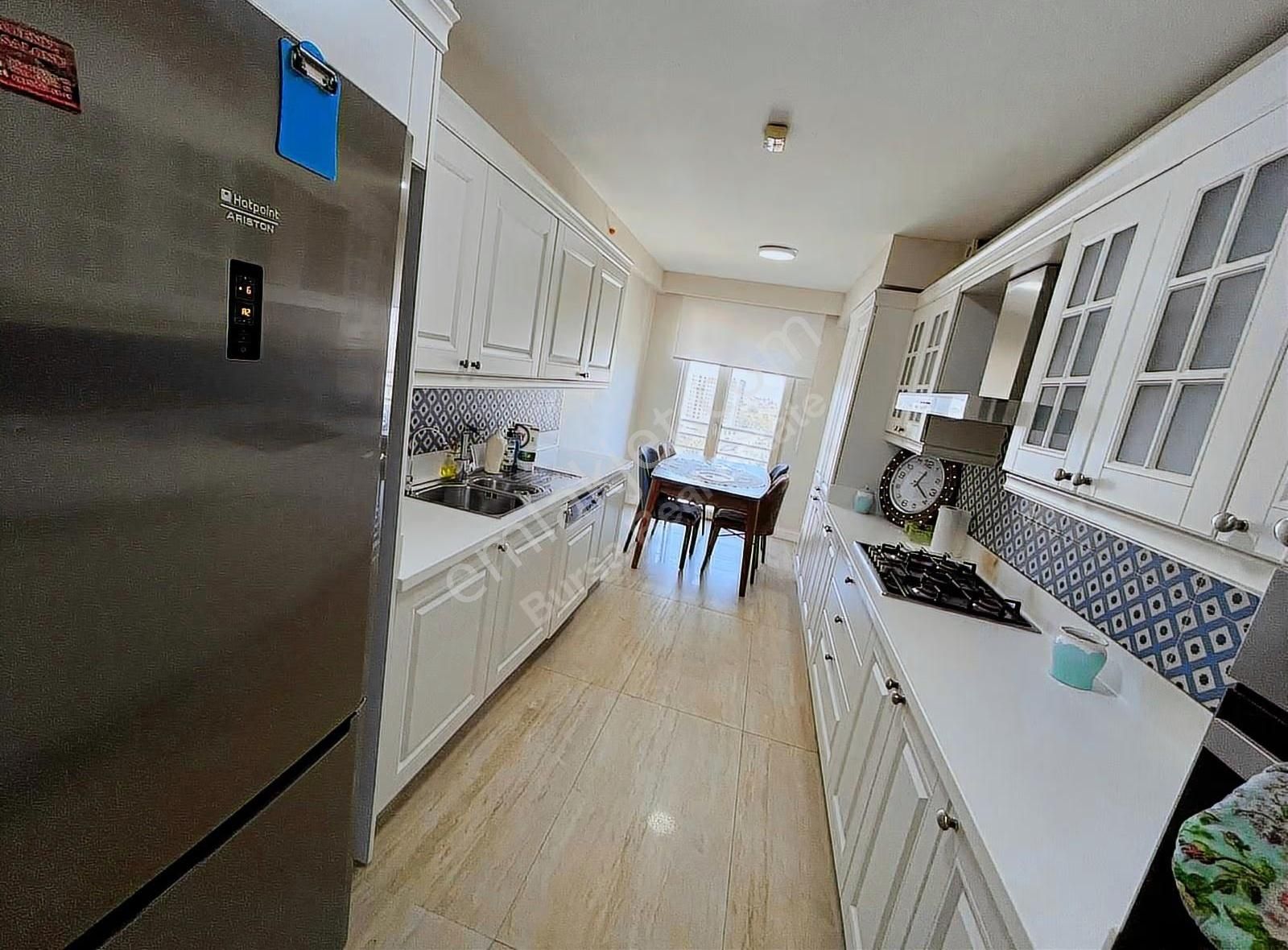 Bursa Modernde 4,5+1 Tüm Odalarda Klimalı Göl Manzaralı Daire - Görsel 3