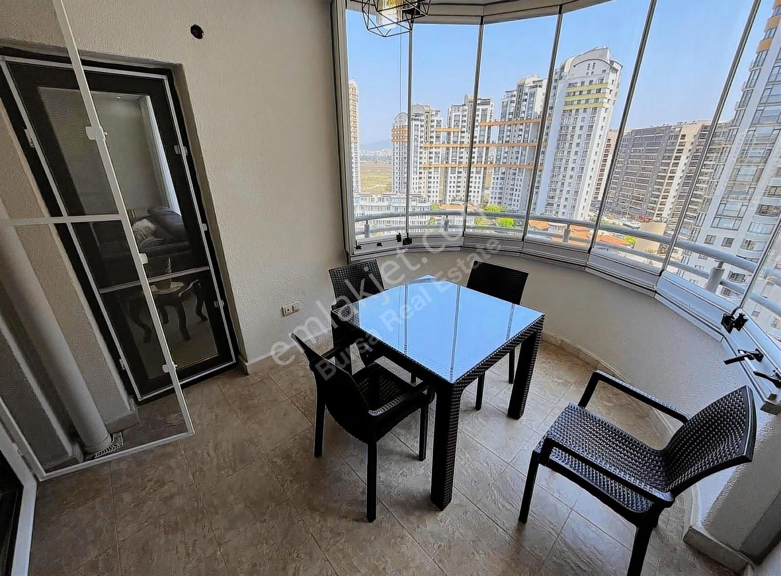 Bursa Modernde 4,5+1 Tüm Odalarda Klimalı Göl Manzaralı Daire - Görsel 9