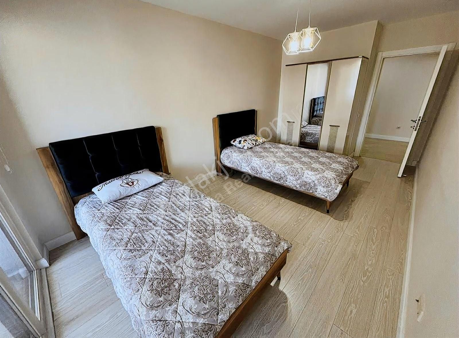 Bursa Modernde 4,5+1 Tüm Odalarda Klimalı Göl Manzaralı Daire - Görsel 8