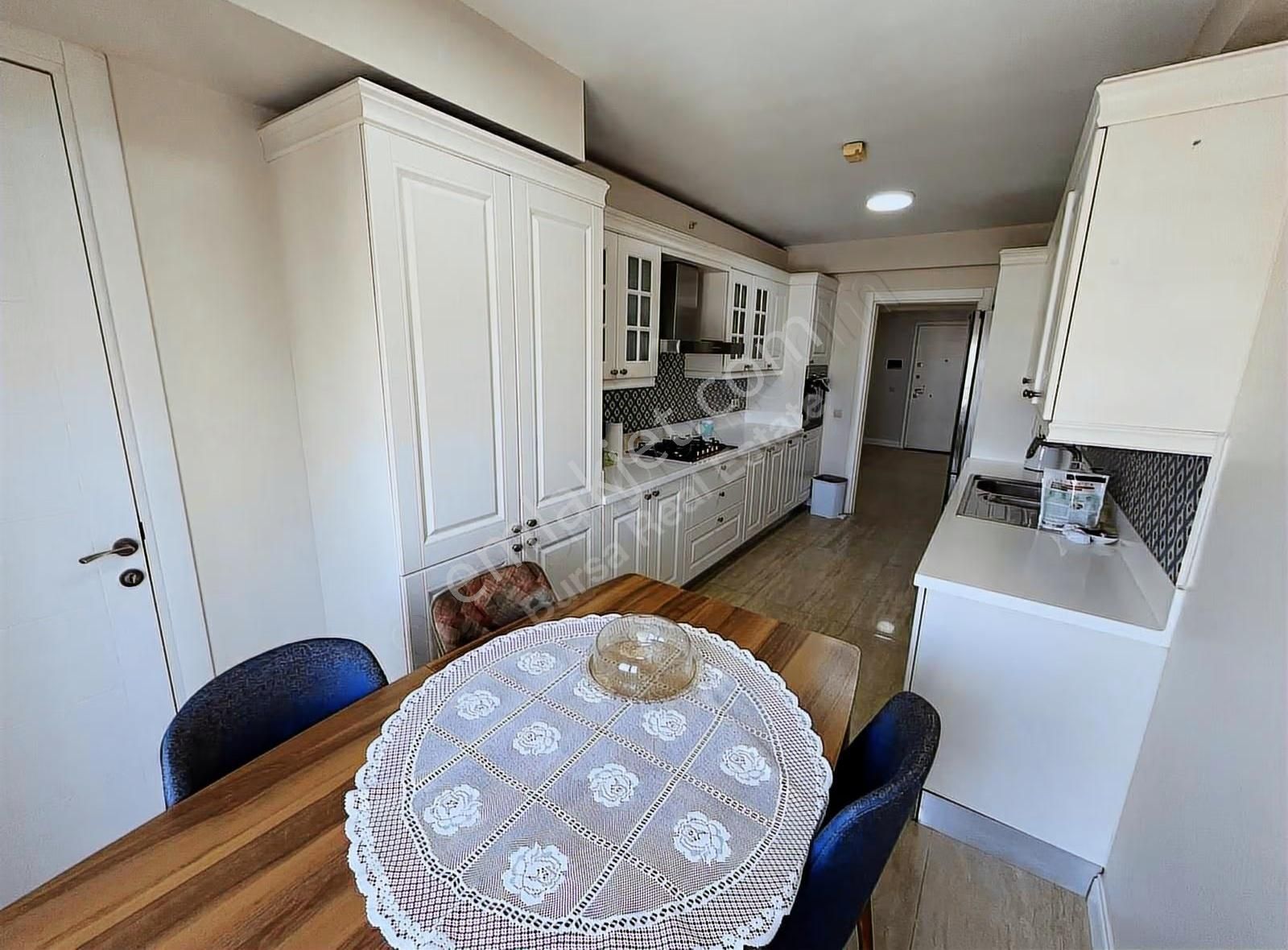 Bursa Modernde 4,5+1 Tüm Odalarda Klimalı Göl Manzaralı Daire - Görsel 18