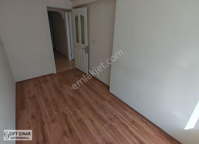 Tevfikiye Mahallesi'nde Aileye Uygun Daire - Görsel 2