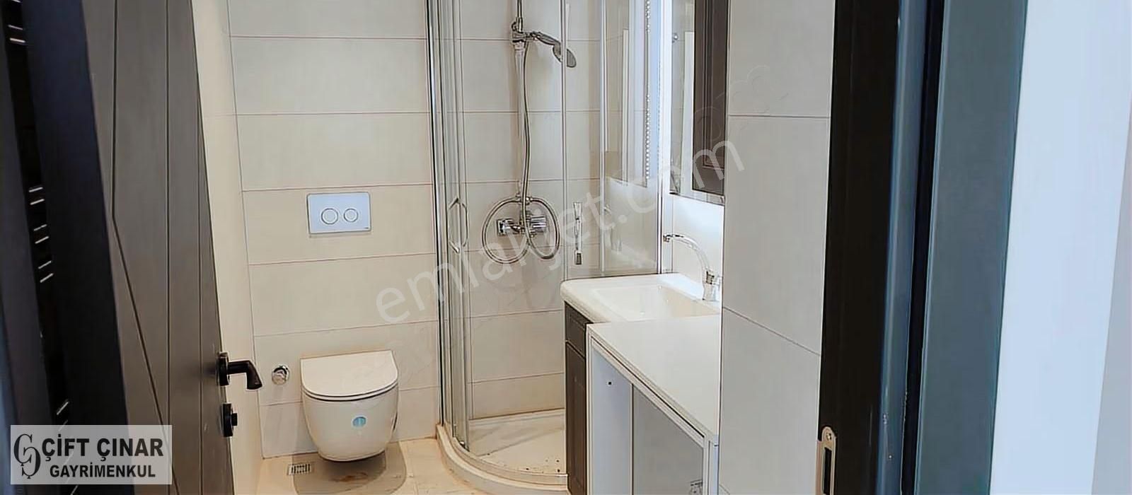 Manisa Meydan Projesinde Full Yapılı Çift Cephe Köşe Ofis - Görsel 23