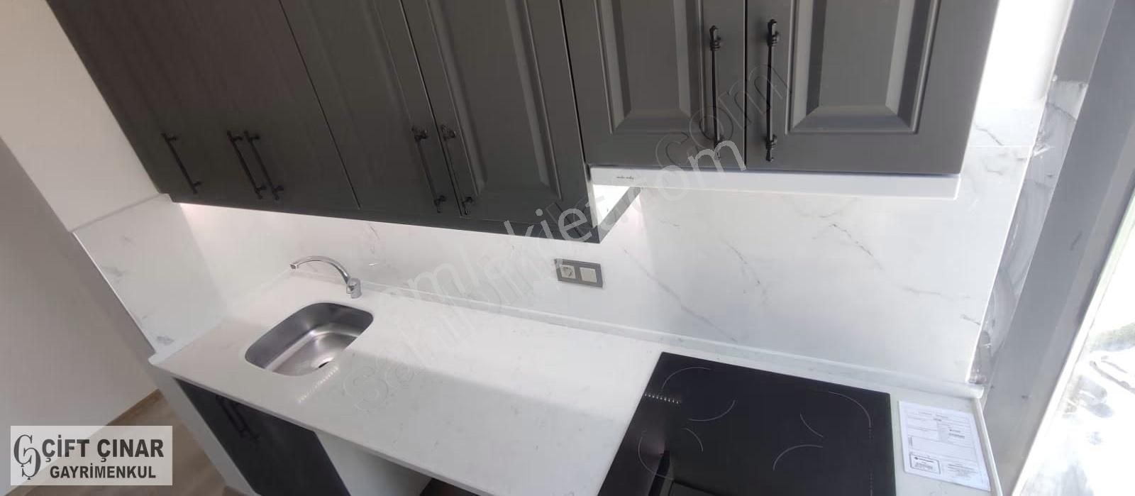 Manisa Meydan Projesinde Full Yapılı Çift Cephe Köşe Ofis - Görsel 6