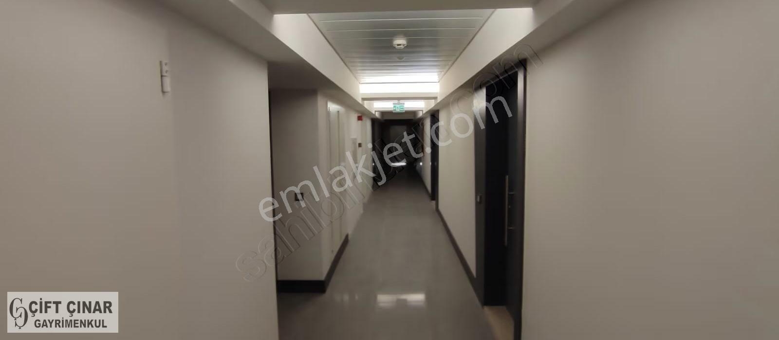Manisa Meydan Projesinde Full Yapılı Çift Cephe Köşe Ofis - Görsel 19