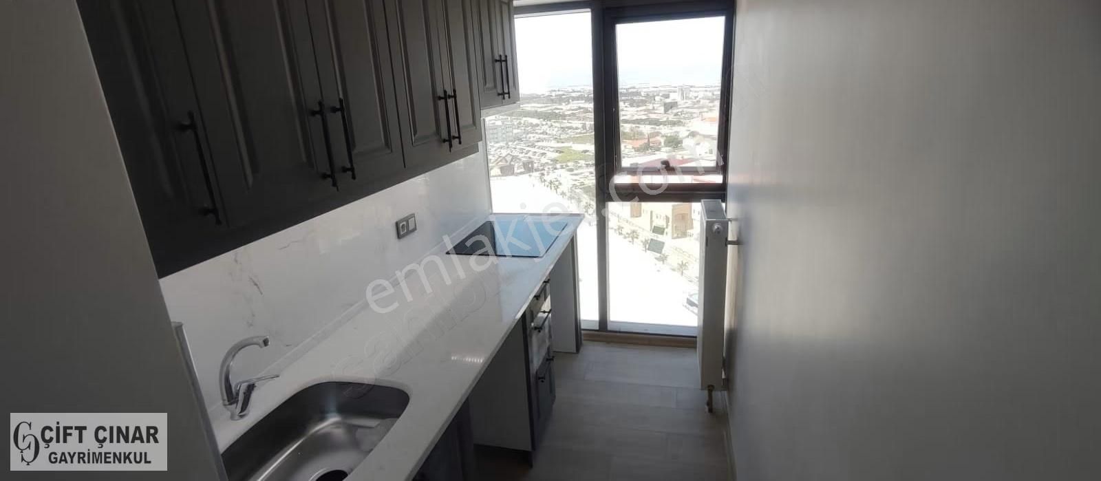 Manisa Meydan Projesinde Full Yapılı Çift Cephe Köşe Ofis - Görsel 11