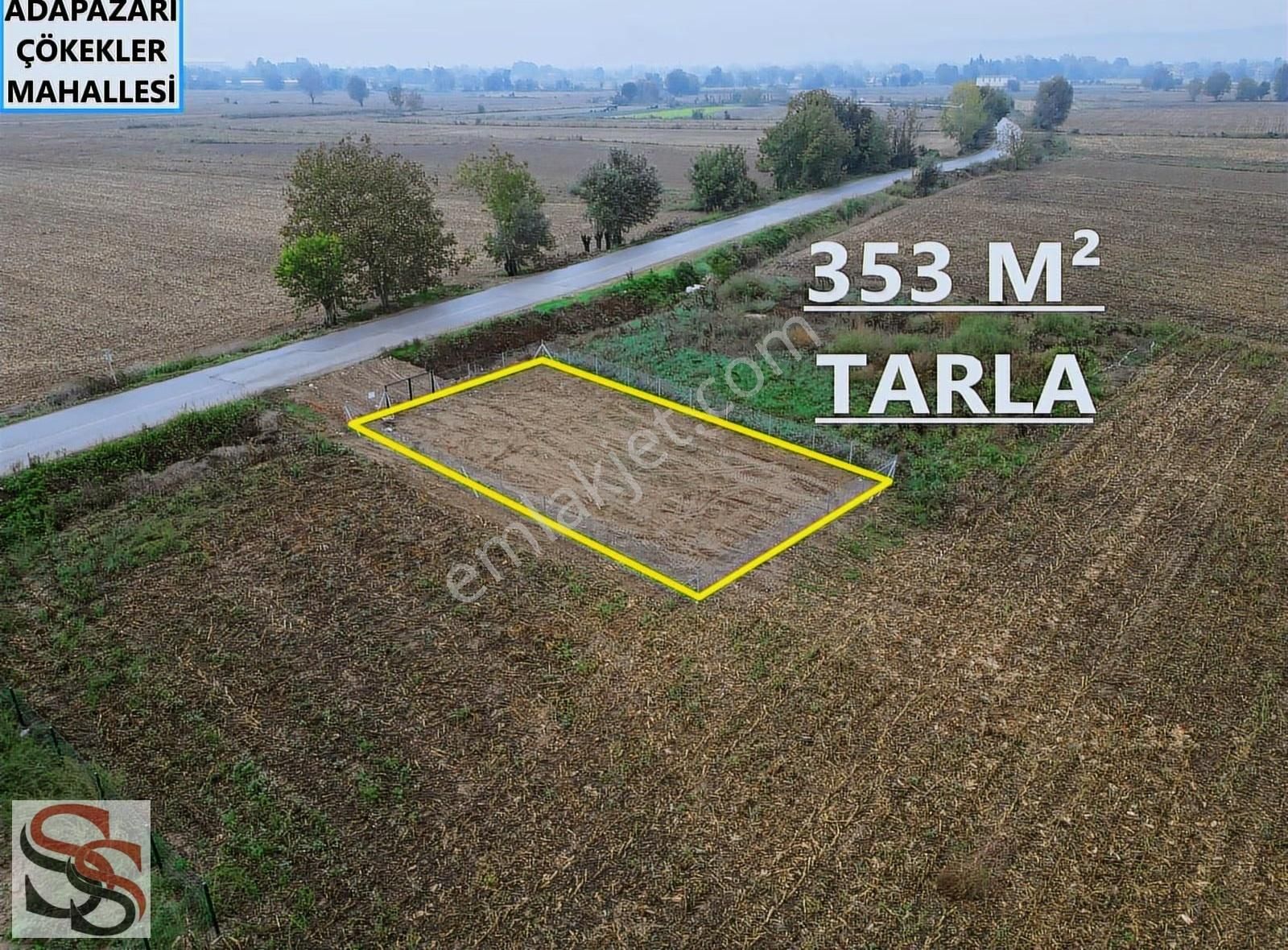 Adapazarı Çökeklerde Cadde Üzeri Etrafı Çevirili 352 M² Tarla