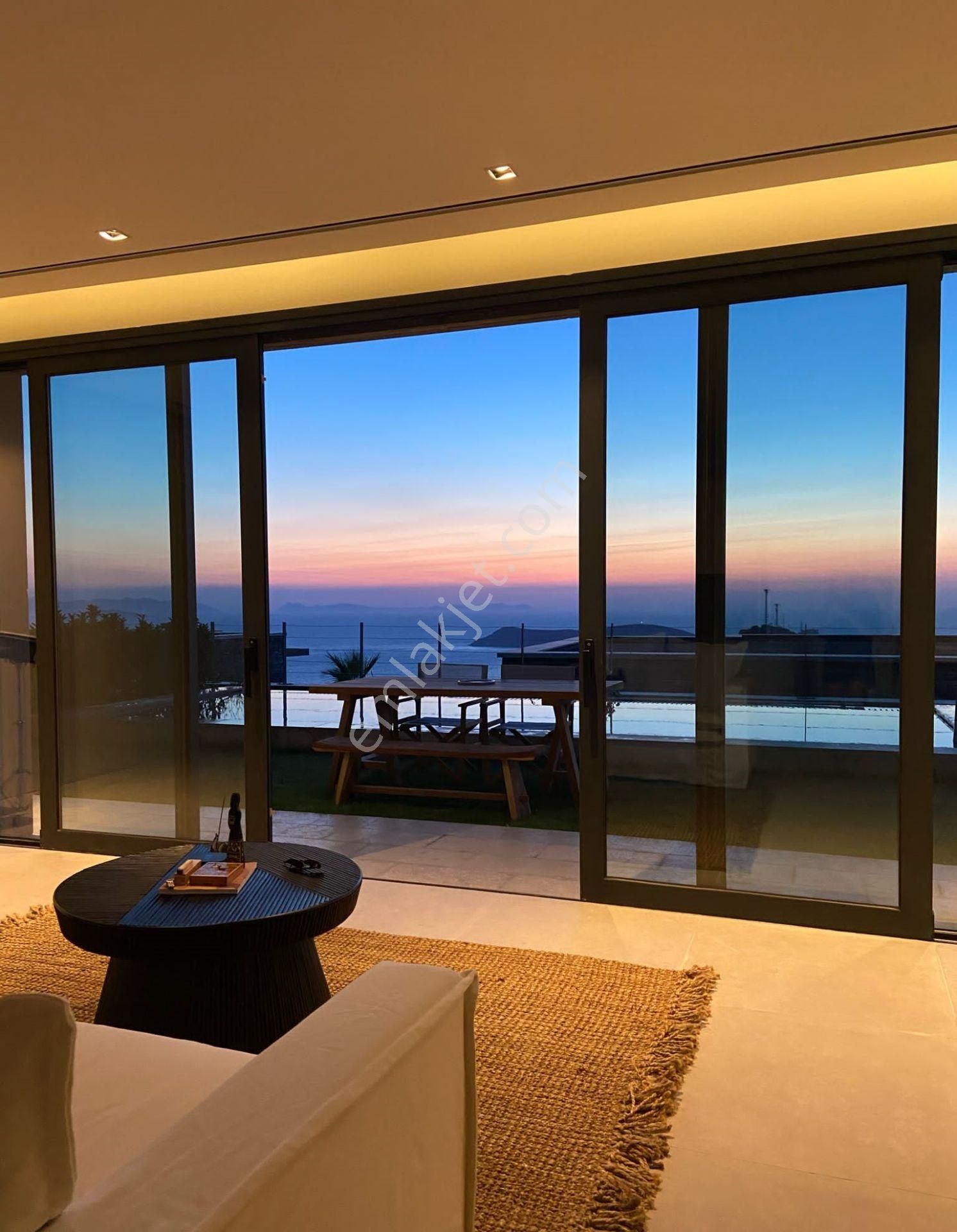 Koyunbaba'da Satılık Deniz Manzaralı 4+1 Villa