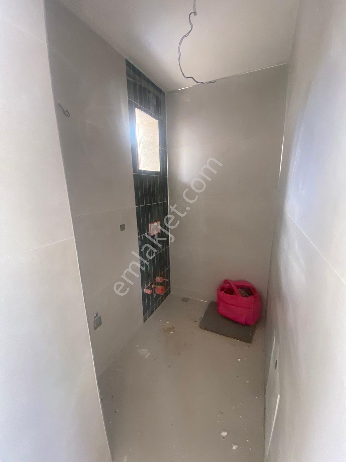 Denize 300 Metre Özel Havuzlu Sıfır Villa - Görsel 11
