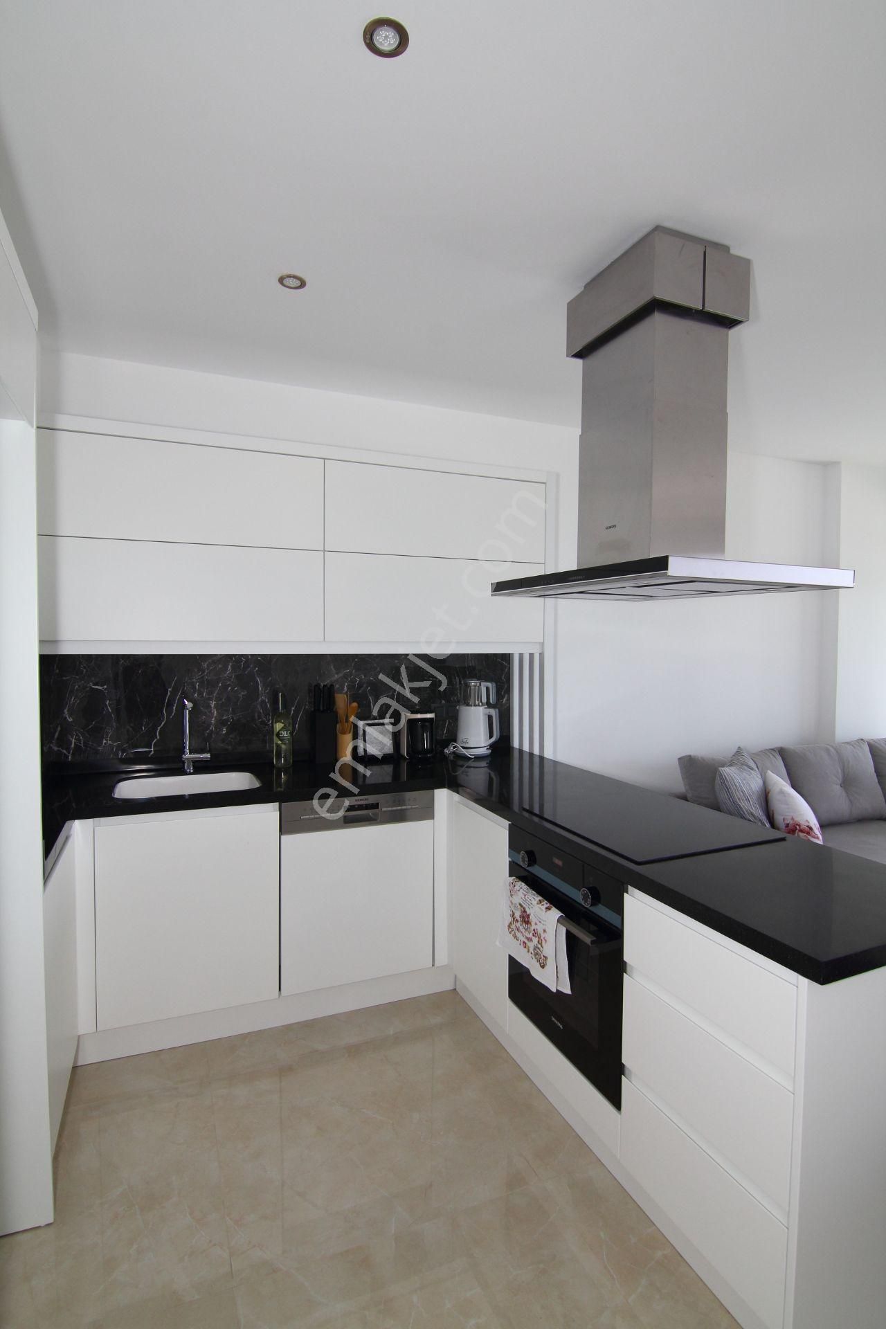 Turgutreisin En Prestijli Sitesinde 3+1 Yıllık Kiralık Rezidans - Görsel 11